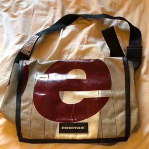 Freitag - F12 DRAGNET Classic Messenger Bag
